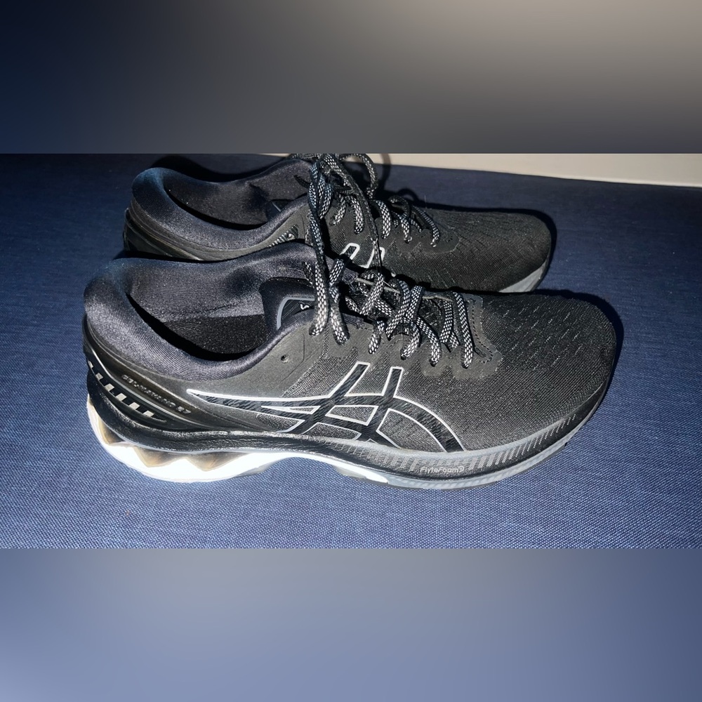Asics Black gel Kayano 27 Athletic Running Shoes women’s size 9